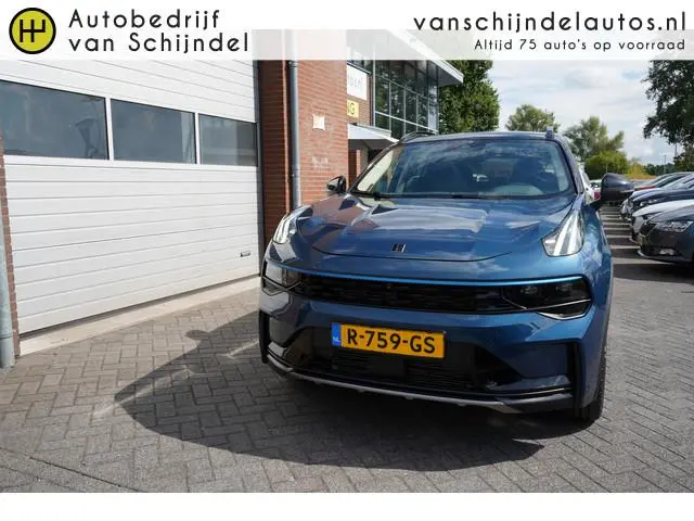 Lynk & Co 01