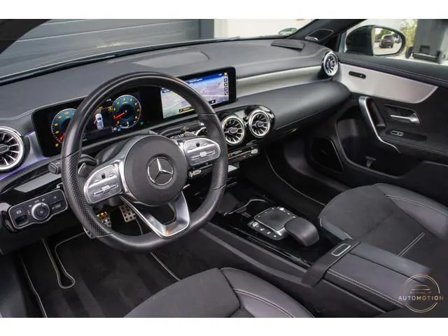 Mercedes-Benz A-klasse 180 Edition AMG Line Pano Camera Burmester Stoelverwarming LED