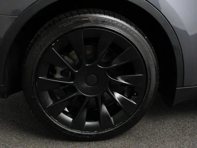 Tesla Model Y RWD 58 kWh  Panorama dak 20" Wheels PDC VA 360 Camera Full LED Leder Autopilot