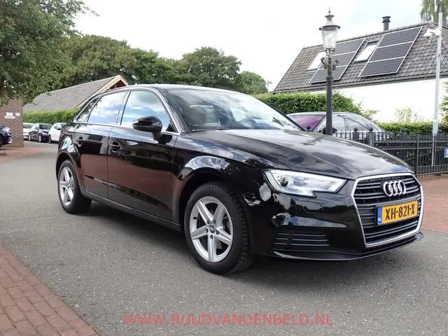 Audi A3 Sportback 30TFSI CARPLAY / CRUISE / NAVIGATIE / PDC