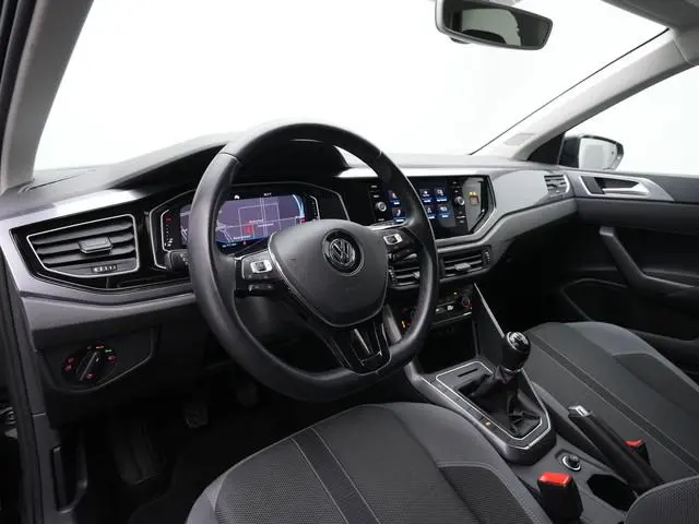 Volkswagen Polo 1.0 TSI 95 pk Highline Business R / R-Line | Trekhaak | Achteruitrijcamera | Stoelve...