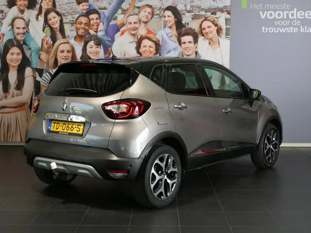 Renault Captur 1.2 TCe Intens - Trekhaak - Dodehoek - Camera - Parkeerassistent