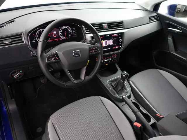 SEAT Ibiza 1.0 TSI Sport Business Intense- Carplay, Android Auto, Camera, Virtual Cockpit, Privacy G...