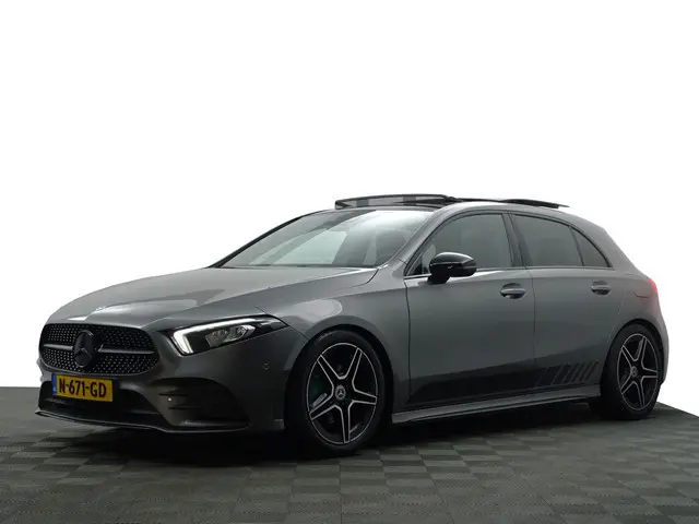 Mercedes-Benz A-klasse 200 AMG Tiffany Premium Plus Aut- 19dkm, Panoramadak, Sfeerverlichting, Camer...