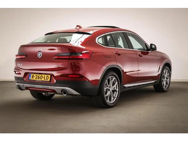 BMW X4 xDrive20i X-Line High Executive | PANORAMADAK | HEAD UP | STUURVERWARMING | TREKHAAK | 19"