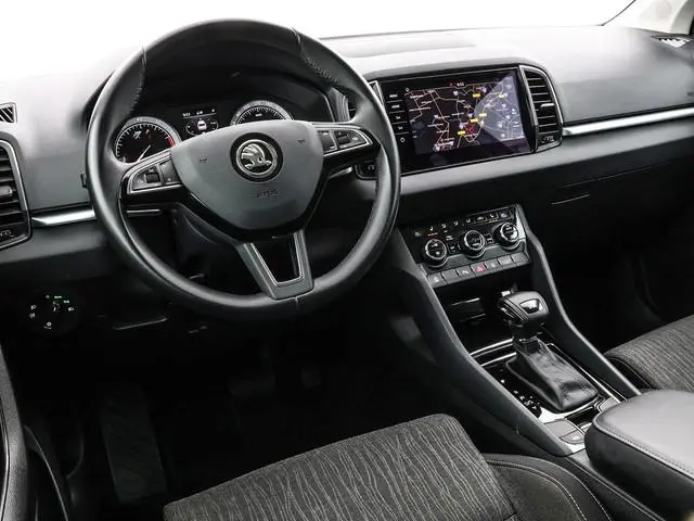 Skoda Karoq 1.5 TSI ACT 150PK DSG Style Business · Camera · Afneembare Trekhaak · Canton Audio · App...