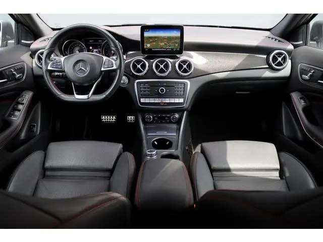 Mercedes-Benz GLA-klasse 250 4MATIC AMG Line Premium+ | Panoramadak | Distronic Pro | Memory | Harma...