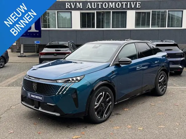 Peugeot e-3008 GT 73 kWh SOH 97%| WARMTEPOMP | 360° CAMERA| | KEYLESS ENTRY | 14.432KM! | DIGI. DASH...