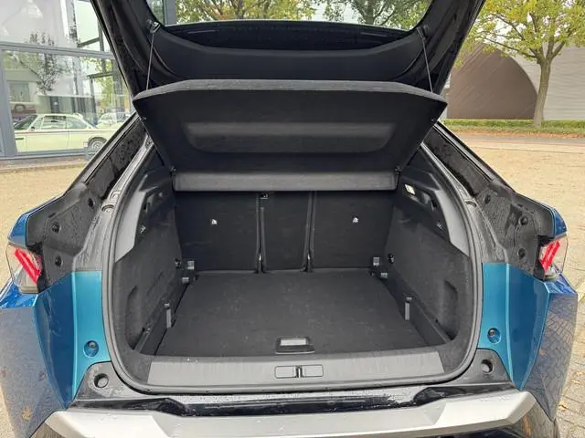 Peugeot e-3008