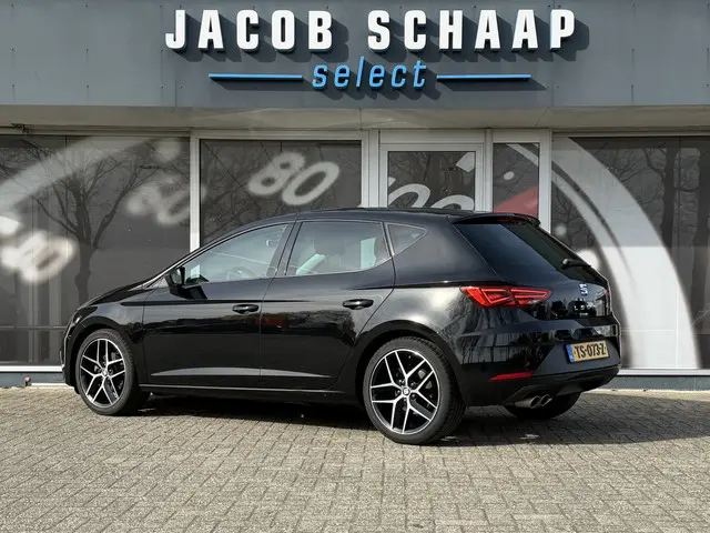 SEAT Leon 1.4 EcoTSI FR Business Intense Sensoren V+A / Carplay / Cruise C. / Winter Pakket / Navi
