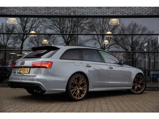 Audi RS6 Avant 4.0 TFSI RS 6 quattro perfomance Origineel NL, Keramisch, Panoramadak, Adap. cruise,