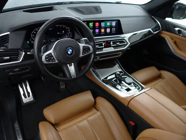 BMW X5 xDrive45e M Sport- Dravitgrau, Laser led, Stoelmassage, Head Up, Stoelventilatie, Stuur/Stoel...