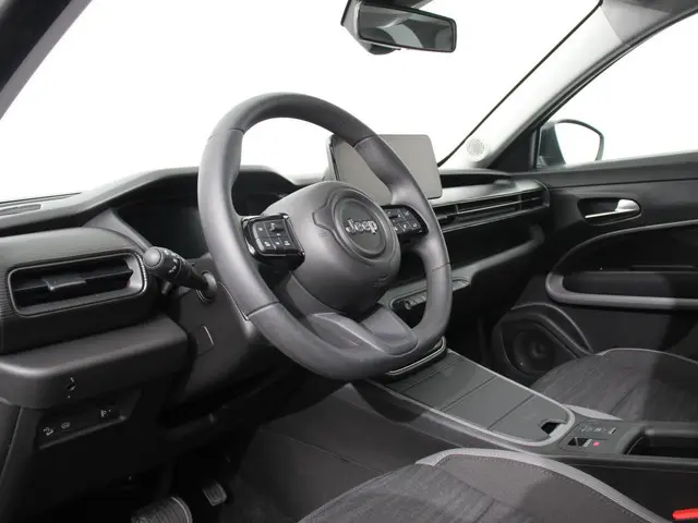 Jeep Avenger Longitude 54 kWh Automaat Navigatie Apple Carplay/Android Auto Parkeersensoren Cruise C...