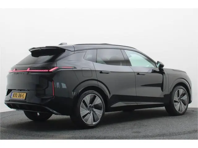 Lynk & Co 08