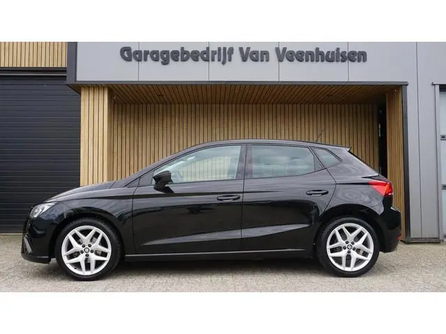 SEAT Ibiza 1.0 TSI 95PK 5Drs FR Business Intense 17inch LM Navi Adaptive Cruise Control App-Connect...