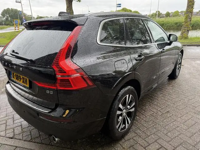 Volvo XC60 2.0 B5 Momentum Exclusive ** Panodak ** Trekhaak ** Leder *** HUD ** 360 camera