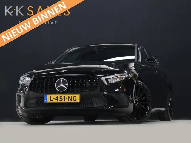 Mercedes-Benz A-klasse 180 Business Solution Luxury [APPLE CARPLAY, STOELVERWARMING, CAMERA, DODEHOE...