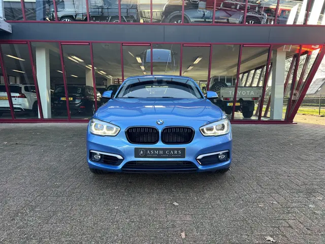 BMW 1-serie 118i Corporate Lease Executive | CC | Camera | Sportstoelen | PDC | Winterwielen |