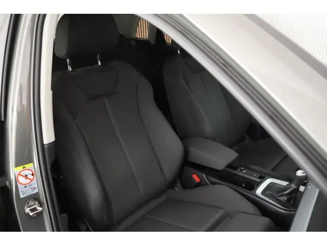 Audi Q3 35 TFSI 150pk S-Tronic Business Edition Trekhaak Standkachel Navigatie Stoelverwarming ACC