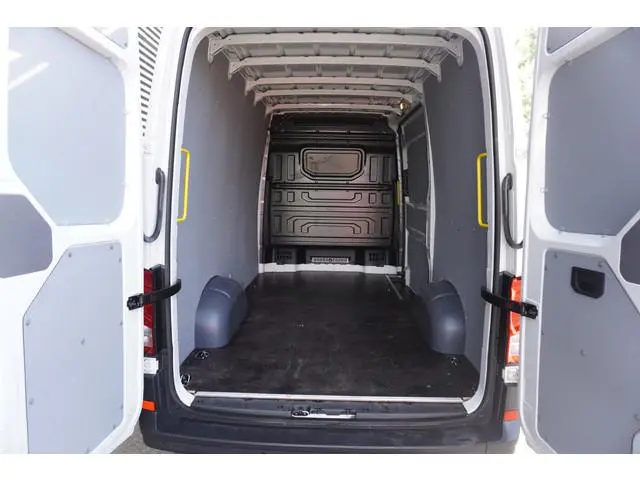 Volkswagen Crafter 140pk L3H3/L2H2 Apple carplay Cruise control Airco Imperiaal Parkeersensoren 3-Zi...