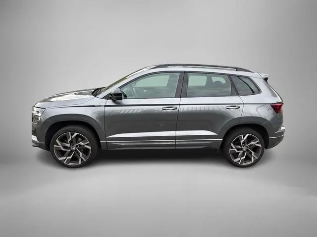 Skoda Karoq 1.5TSI/150PK DSG ACT Sportline Business · Panoramadak · Trekhaak · Apple/Android Car pla...