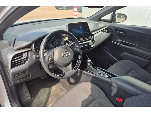 Toyota C-HR 1.8 Hybrid Style Keyless, Adaptieve cruisecontrol, Achteruitrij camera, Lage KM stand, A...