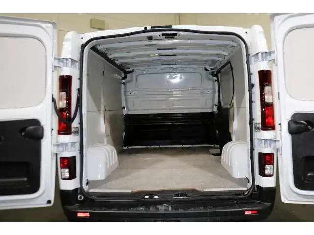 Renault Trafic 2.0 dCi 110pk L1 H1 Airco Trekhaak Imperiaal