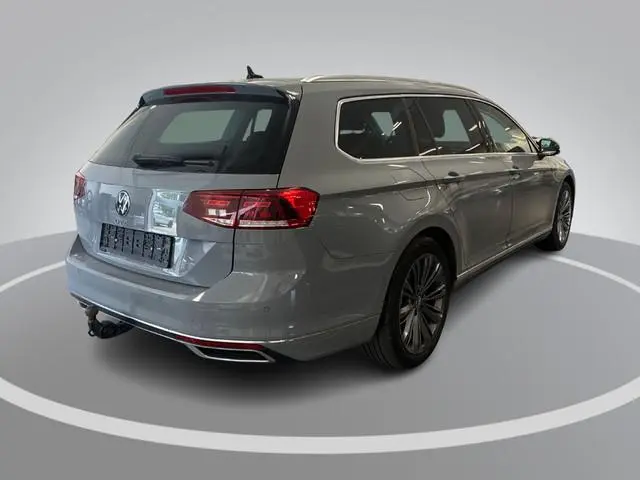Volkswagen Passat 1.4 TSI eHybrid 218pk DSG GTE Business · Camera · Inklap. Trekhaak · Elek. Achterk...