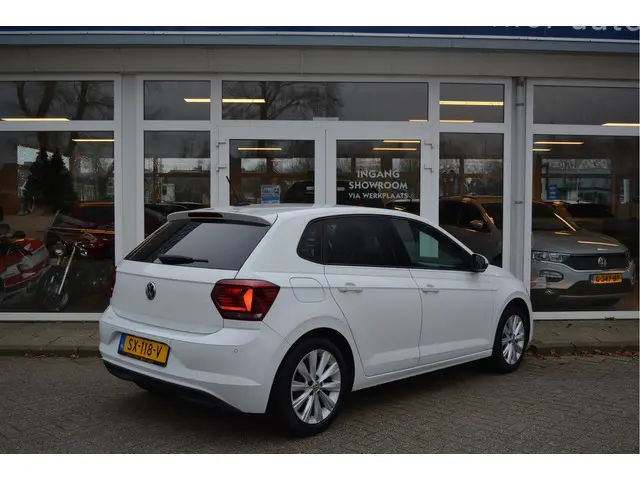 Volkswagen Polo 1.0 TSI Highline Executive | Adaptive | Clima | PDC V+A | CarPlay | Orig. NL | NAP |