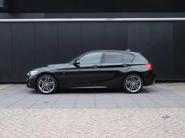 BMW 1-serie 116d Edition M Sport Shadow High Executive | LEDER | H&K | PANO | PDC | CRUISE | NAVI |