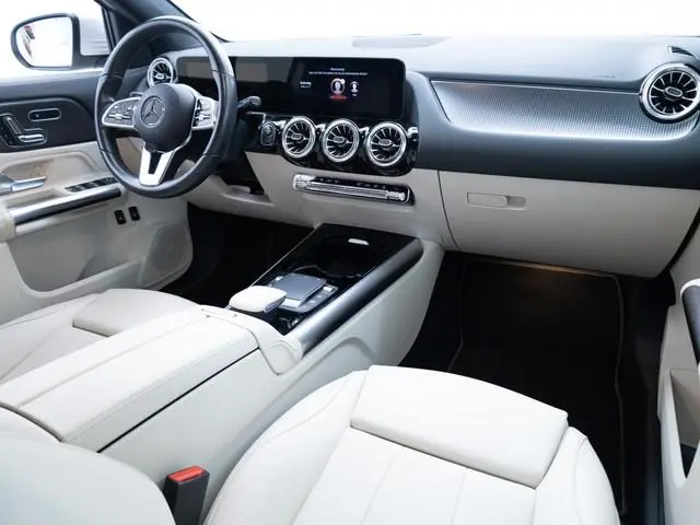 Mercedes-Benz GLA-klasse 250 e Premium Progressive | Panoramadak | Leer | Multibeam Led | Focal Soun...