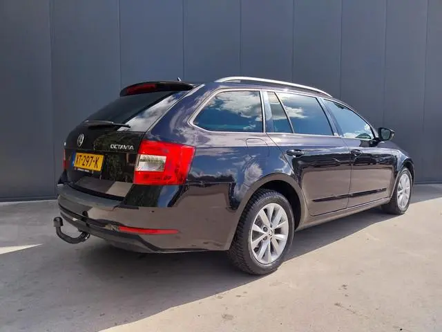 ŠKODA Octavia Combi 1.0 TSI Greentech Ambition NAVI CRUISE ECC TREKHAAK LED