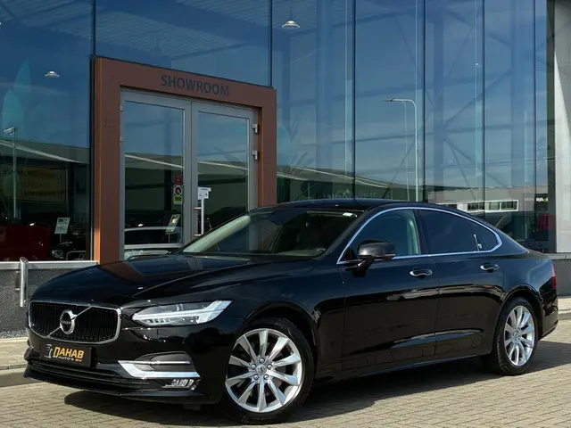 Volvo S90 2.0 T4 Momentum | Leder | Parkeersensor | ACC | Apple Carplay | Bluetooth |