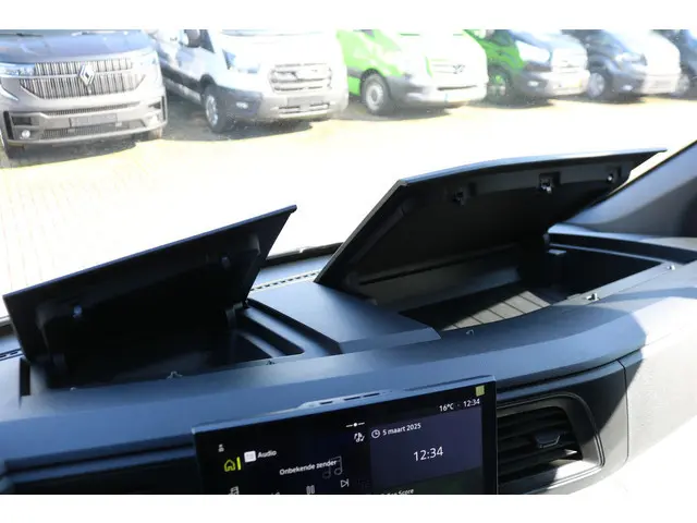 Nissan Interstar