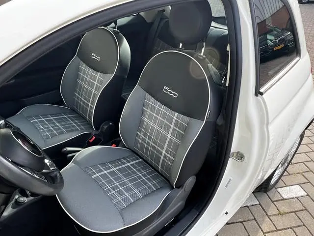 Fiat 500 1.0 Hybrid Lounge / Airco / Panoramadak / Park Sensors / 58000 KM / 15" LM Velgen /  WW Gla...