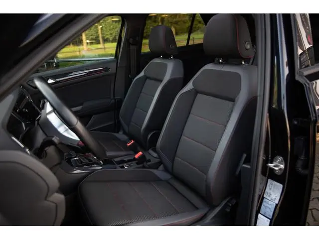 Volkswagen T-Roc 1.5 TSI Sport Business R , Trekhaak, Panoramadak, Stoelverwarming, Adap. cruise