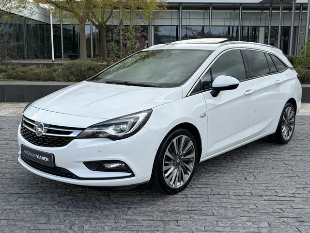 Opel Astra Sports Tourer 1.6 Turbo Innovation / Pano / Alcantara leder / Camera / Full Option