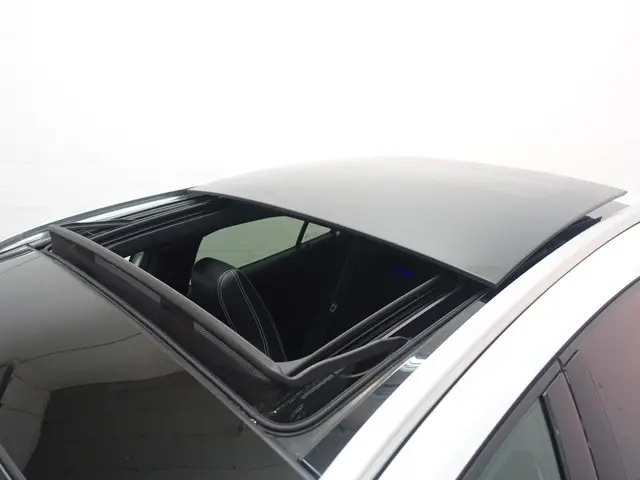 Mercedes-Benz GLA-klasse 180 AMG Premium Plus Aut- Nap 47dkm, Harman Kardon, 360 camera, Sfeerverlic...