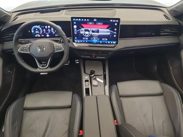 Volkswagen Passat Variant 1.5 eHybrid 272pk DSG/AUT R-Line Wegklapbare trekhaak, Panoramadak, Harman...