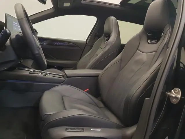Volkswagen Passat Variant 1.5 eHybrid 272pk DSG/AUT R-Line Wegklapbare trekhaak, Panoramadak, Harman...