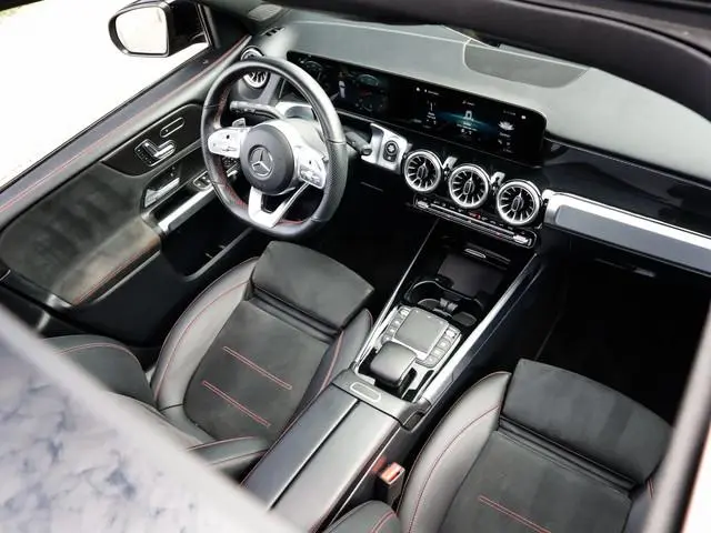 Mercedes-Benz GLB 200 Business Solution AMG 2e-Eig. & Keurig-Onderh. BOVAG-Garantie. NL-Auto.