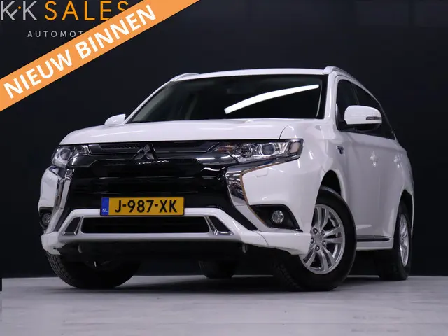 Mitsubishi Outlander 2.4 PHEV Pure [STOELVERWARMING,ACHTERUITRIJCAMERA, CRUISE CONTROL, PARKEERSENSO...