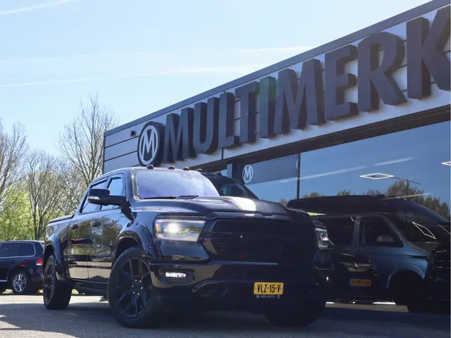 Dodge Ram 1500 5.7 V8 4x4 SPORT MARGE/BTW VRIJ BLACK EDITION