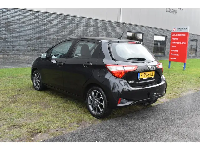 Toyota Yaris 1.5 VVT-i Active Automaat Trekhaak Parkeer camera Apple Carplay