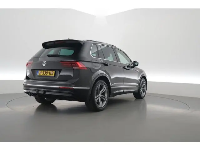 Volkswagen Tiguan 1.5 TSI ACT R-Line Highline | Rijklaar | Orig. NL | S/K-Dak | Dig. Cockpit | Massa...