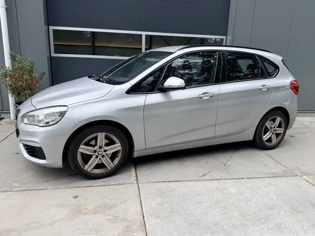 BMW 2-serie Active Tourer 218i  136pk H6 High Executive Sport-line Leder Navigatie Camera Stoelverwa...