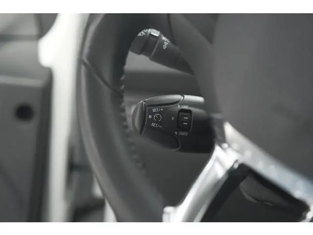 Peugeot 2008 PureTech 110 Blue Lion | Trekhaak | Apple Carplay | Navigatie | Parkeersensoren