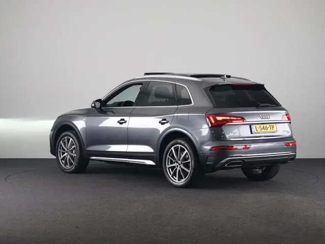 Audi Q5 50 TFSI e S edition 299pk | Panoramdak | 20 Inch Audi Sport velgen | Verwarmbare voorstoelen...