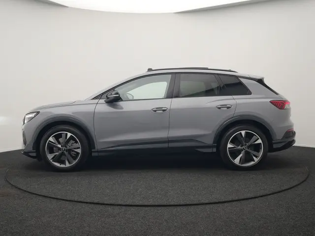 Audi Q4 e-tron 45 Quattro Edition 77 kWh 265pk Dealer O.H. | Panodak | Sonos Audio | Sfeerverlichtin...
