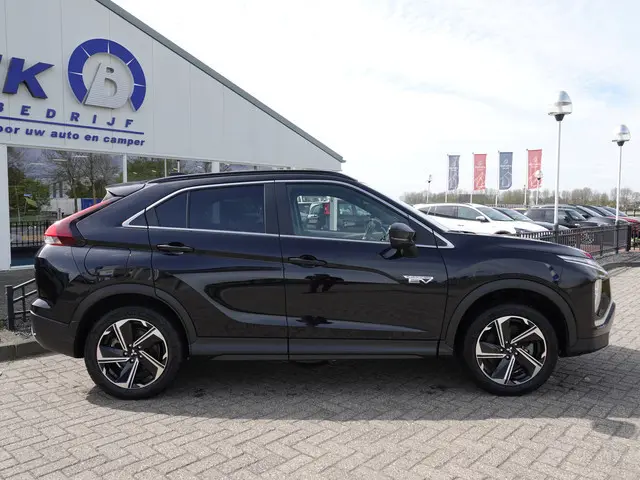 Mitsubishi Eclipse Cross 2.4 PHEV Intense SOH 98,9 % | H-LEER | CAMERA | LMV | NAVI | CRUISE